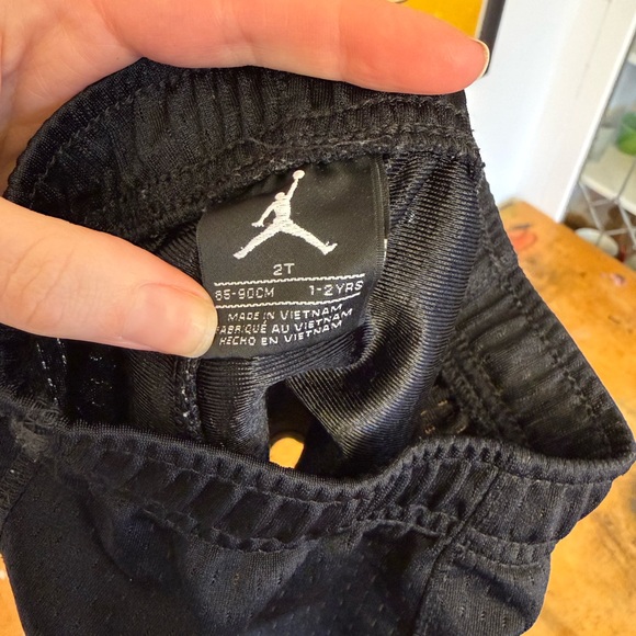 Nike Jordan 2T basketball shorts - Picture 2 of 4